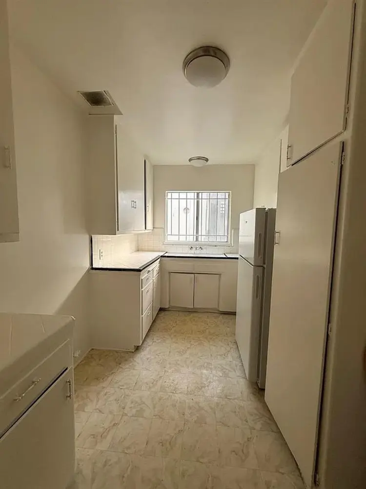 1 BEDROOM APARTMENT FOR RENT