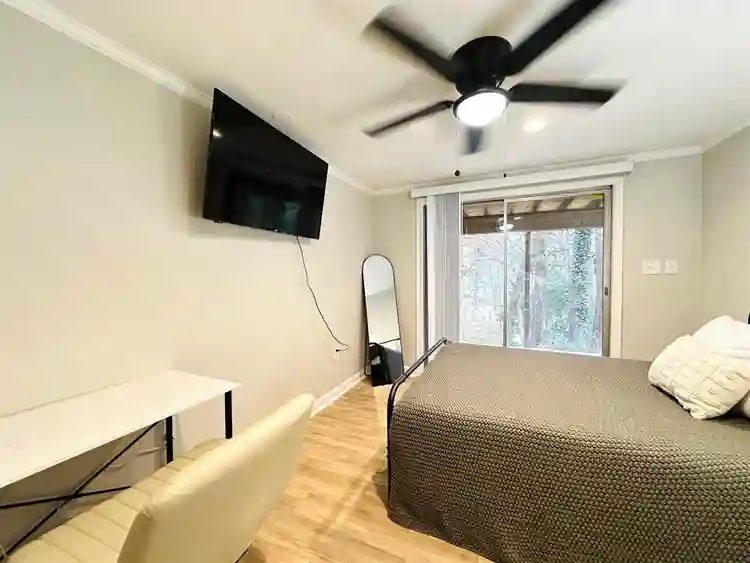 8 BR in Raleigh
