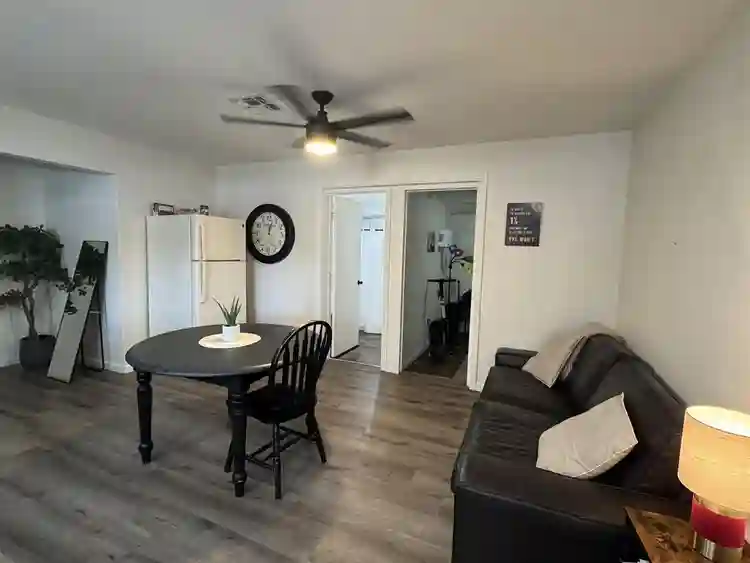 6 BR in Tempe