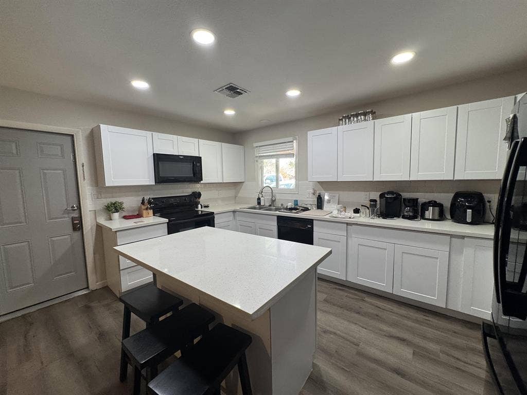 6 BR in Tempe