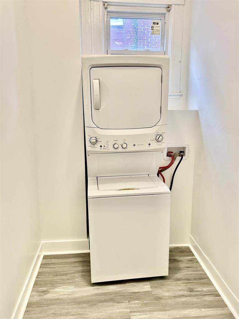 7 BR in Baltimore