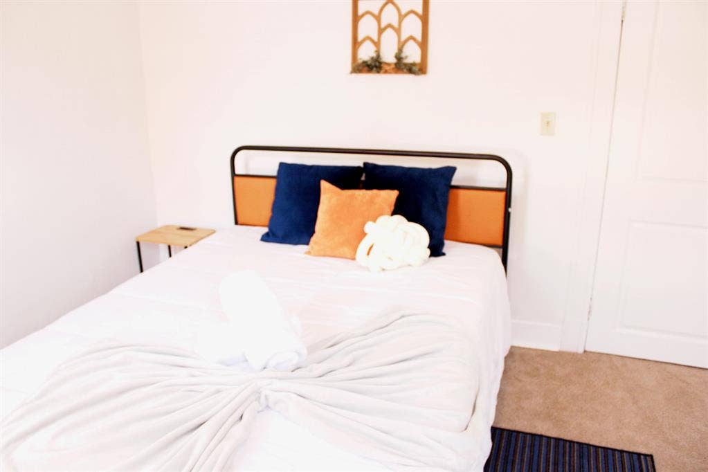 7 BR in Baltimore