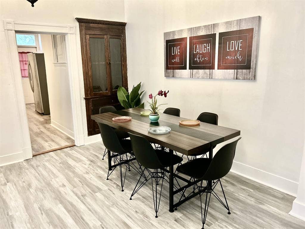 7 BR in Baltimore