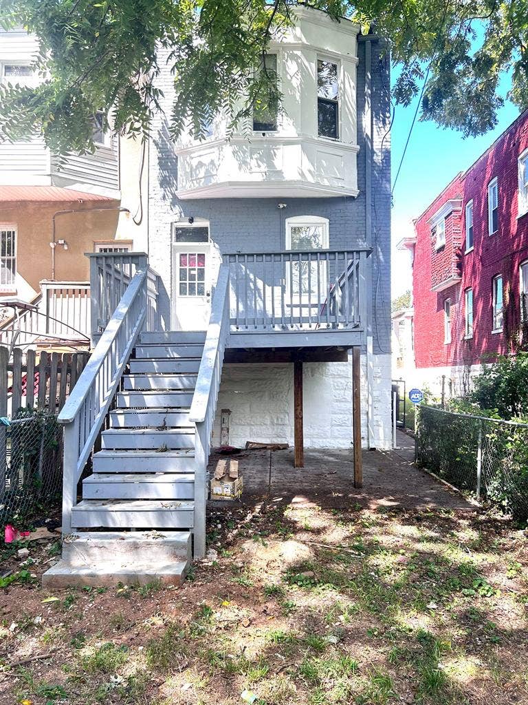 7 BR in Baltimore