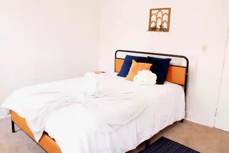 7 BR in Baltimore