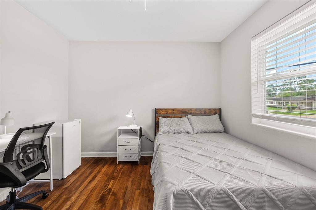 6 BR in Jacksonville