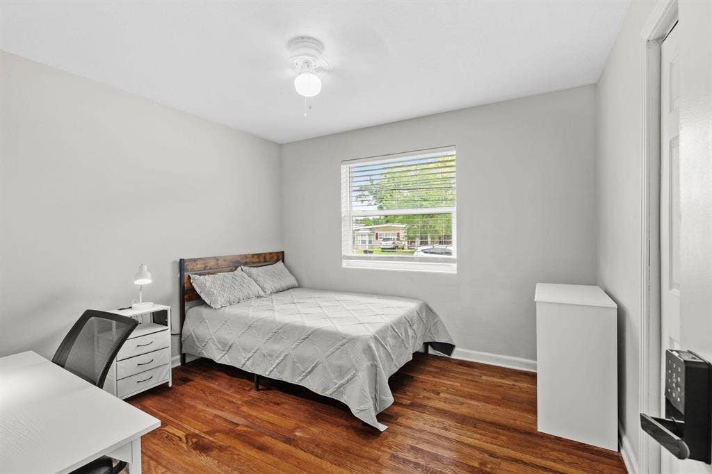 6 BR in Jacksonville