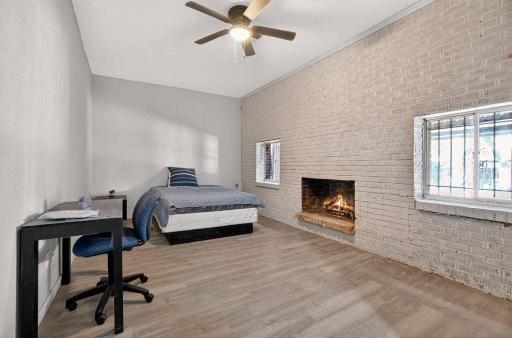 6 BR in Dallas