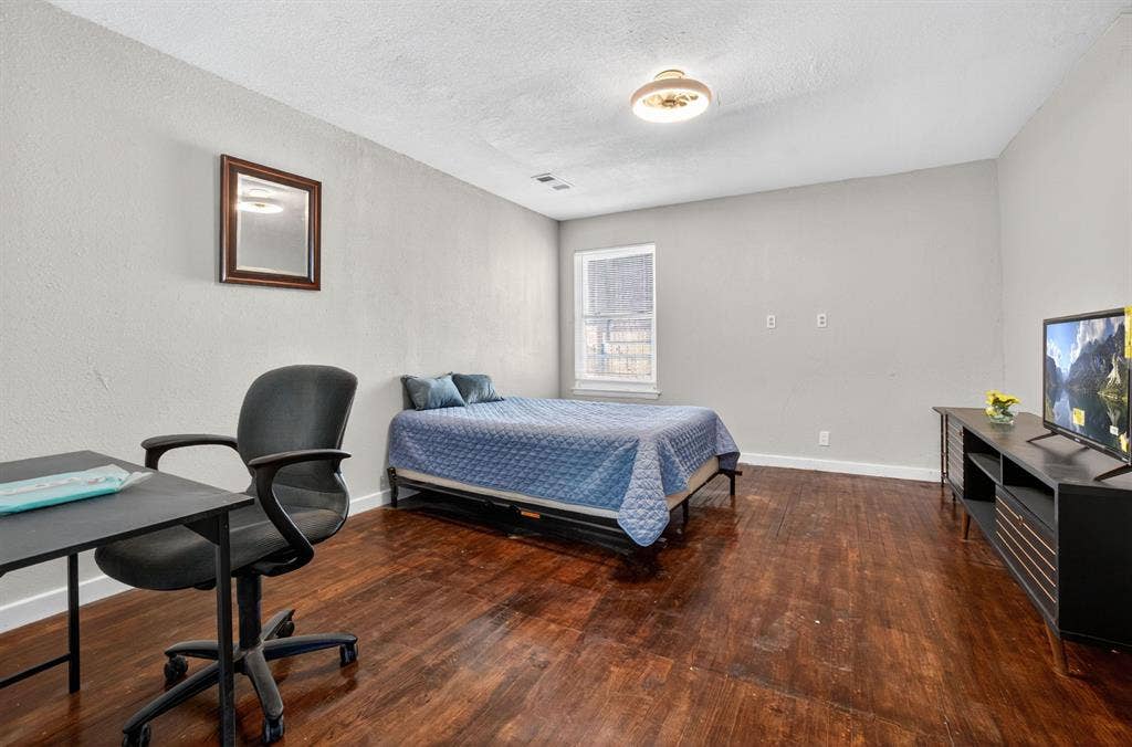 6 BR in Dallas