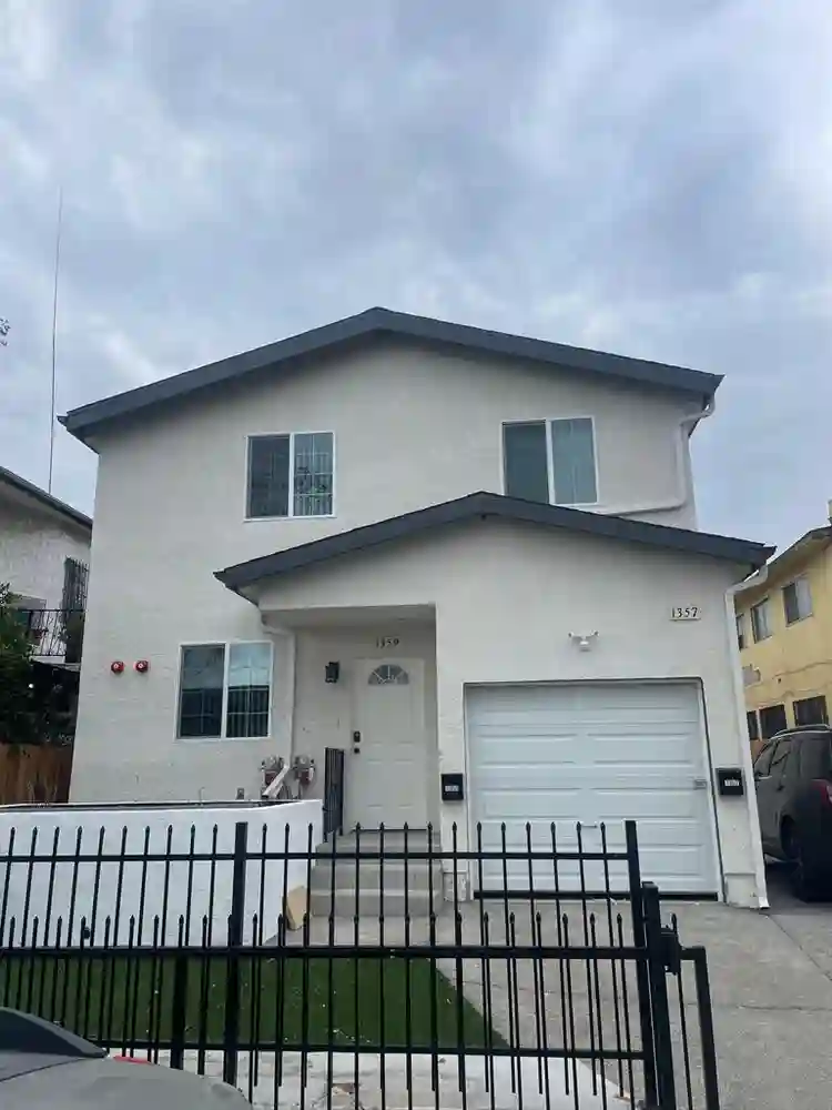 1 BR in Los Angeles