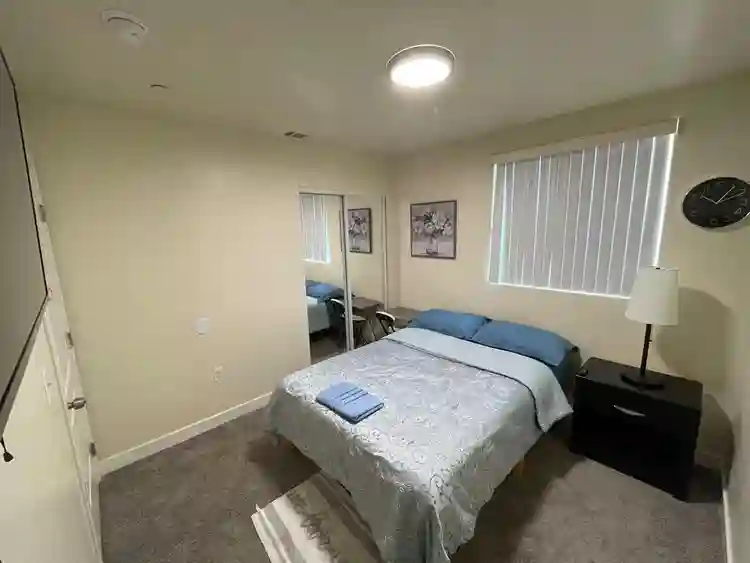 1 BR in Los Angeles