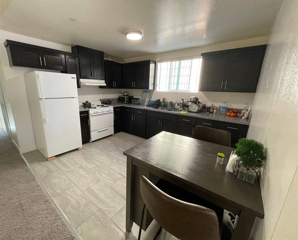 1 BR in Los Angeles