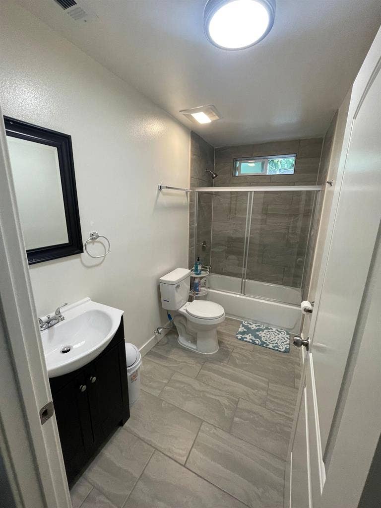 1 BR in Los Angeles