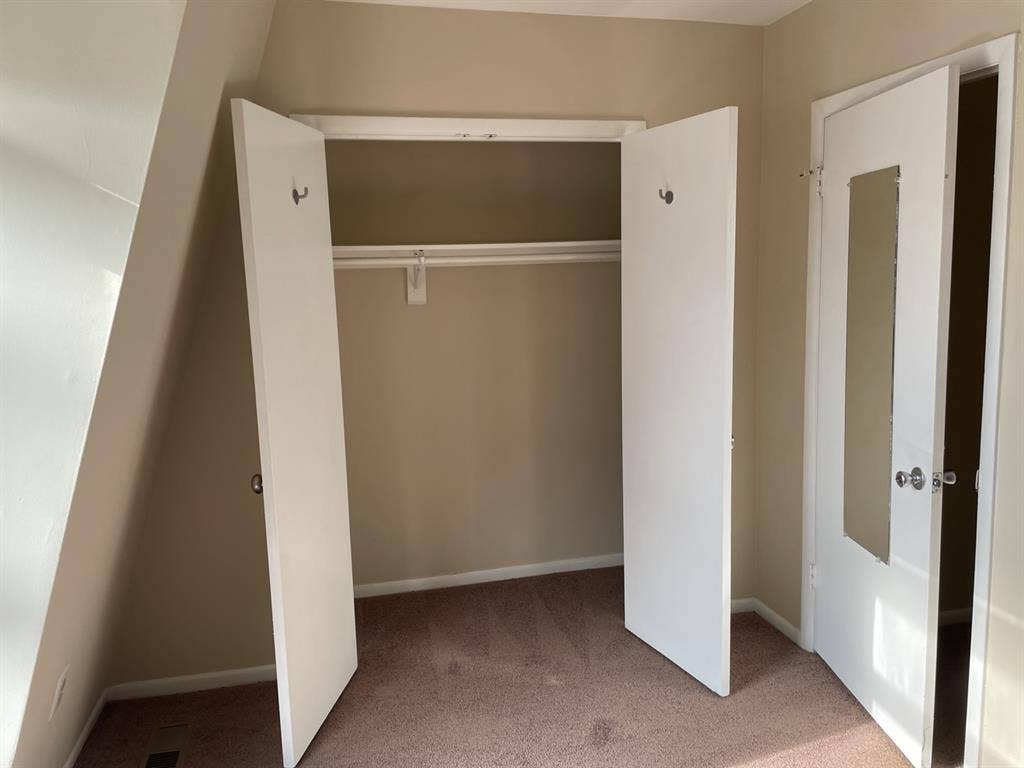 4 Person GroupHouse in Logan Circle