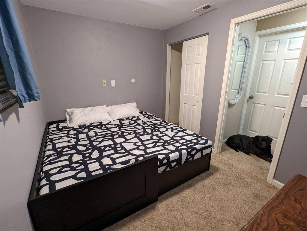 Room Fully Furnished Ready to Go!