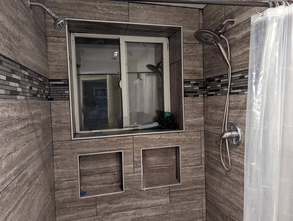 Room Fully Furnished Ready to Go!