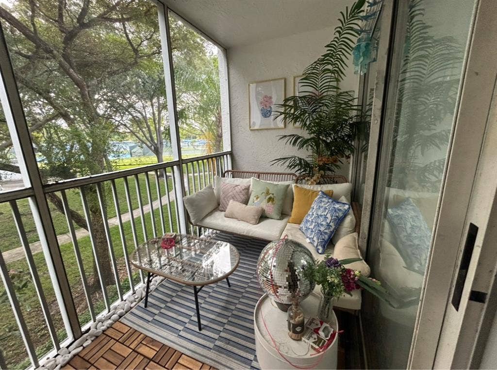 Looking for a roommate!