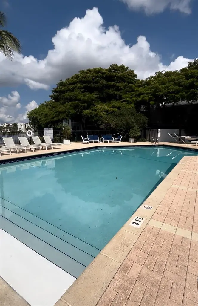 Looking for a roommate!