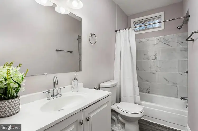 Small bedroom for rent in Baltimore