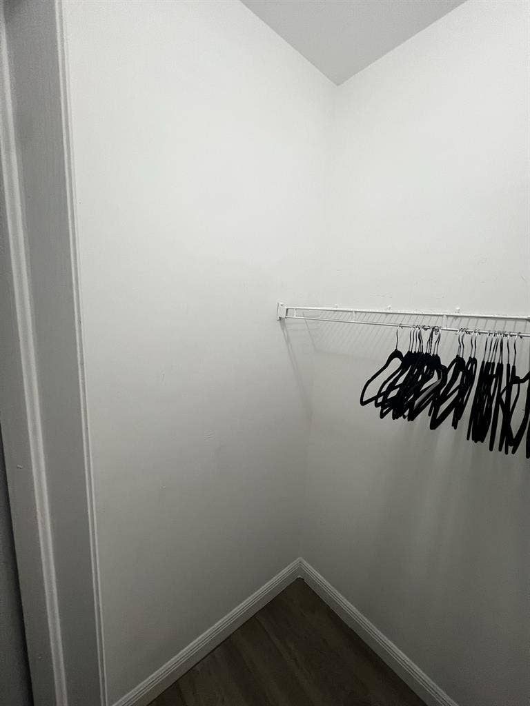 Private Room w/ Shared Bathroom