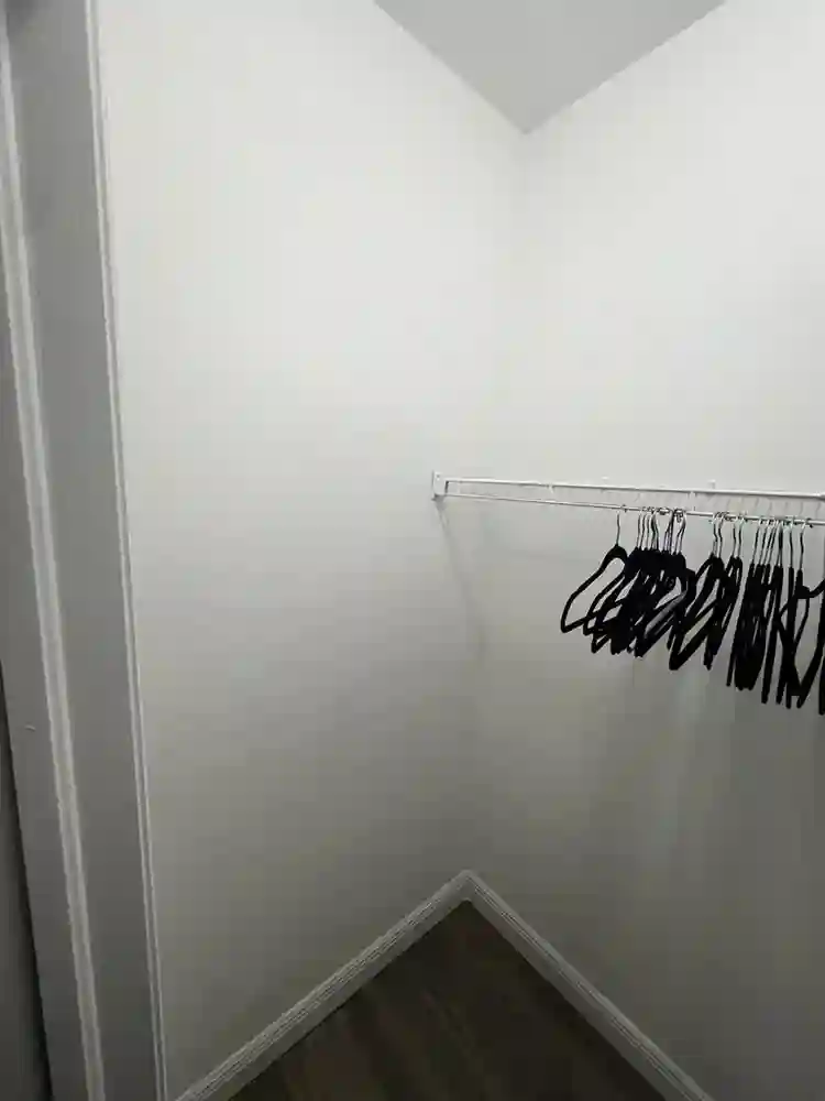 Private Room w/ Shared Bathroom