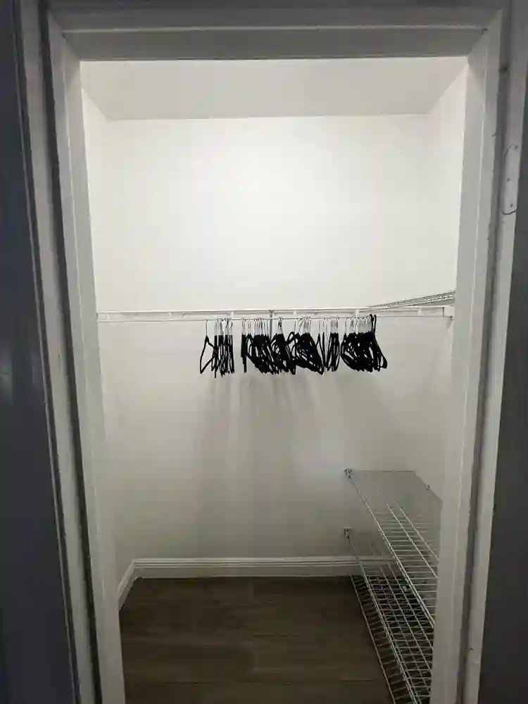 Private Room w/ Shared Bathroom