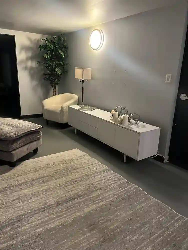 ✨Sleek Room in the Upper East Side✨