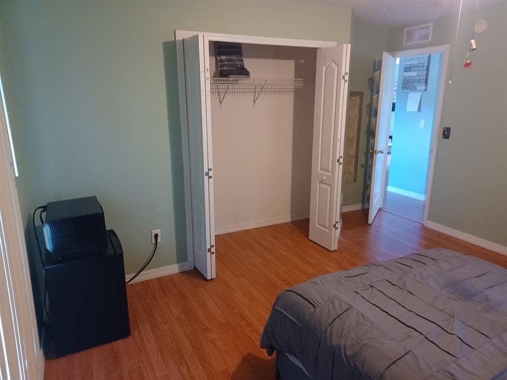 Fully furnished room for Rent