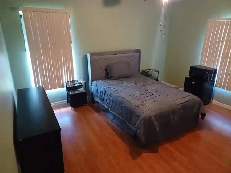 Fully furnished room for Rent
