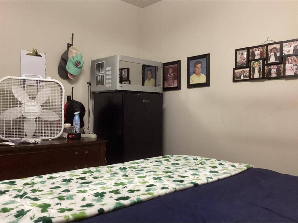 Furnished room in shared housee