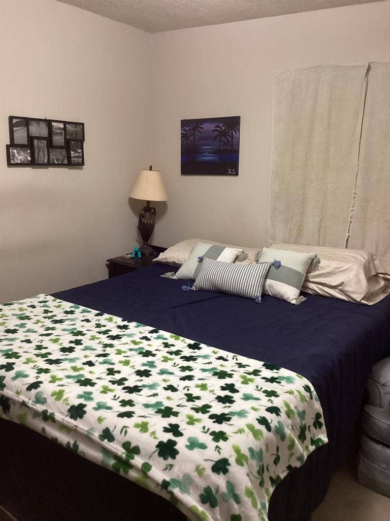 Furnished room in shared housee