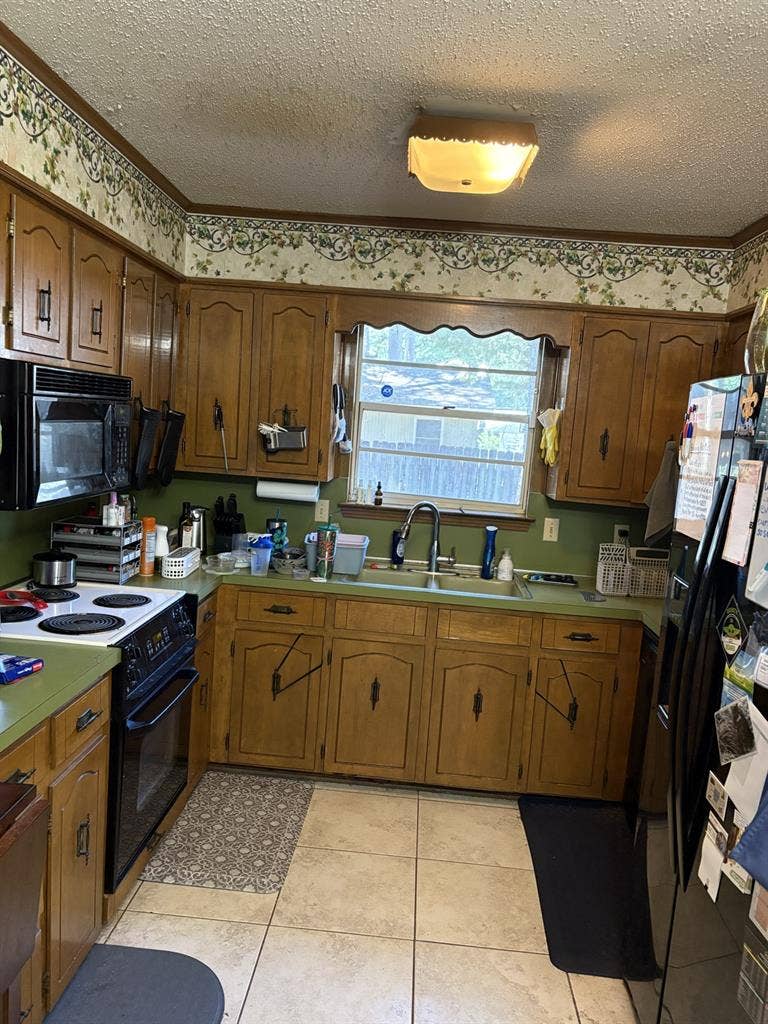 Furnished room in shared housee