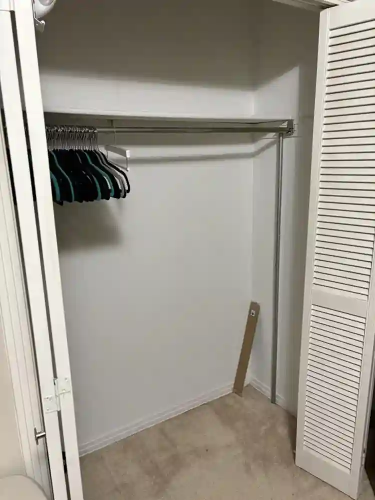 Furnished room in shared housee