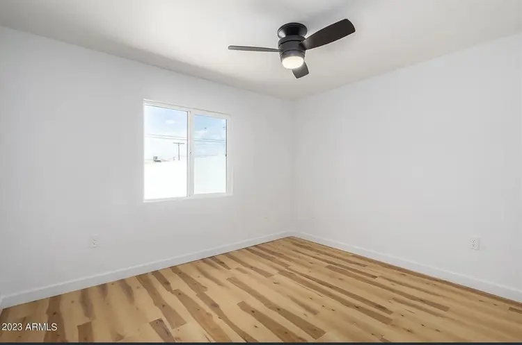 Bedroom for rent, shared bathroom