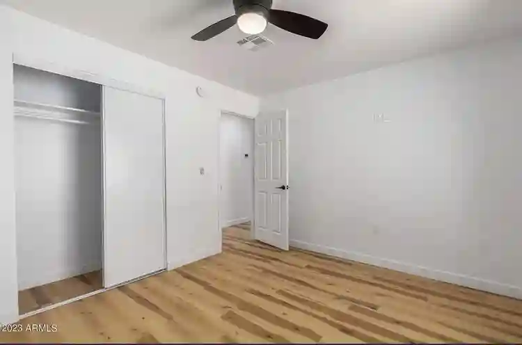 Bedroom for rent, shared bathroom