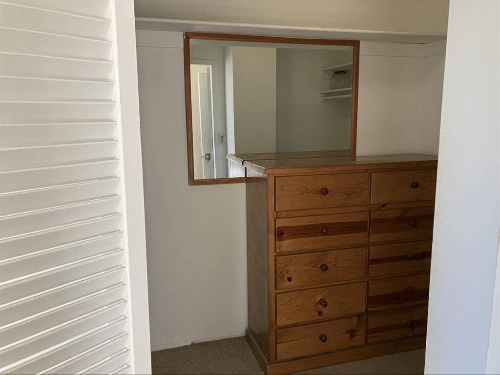 Private Room in a b Apartment