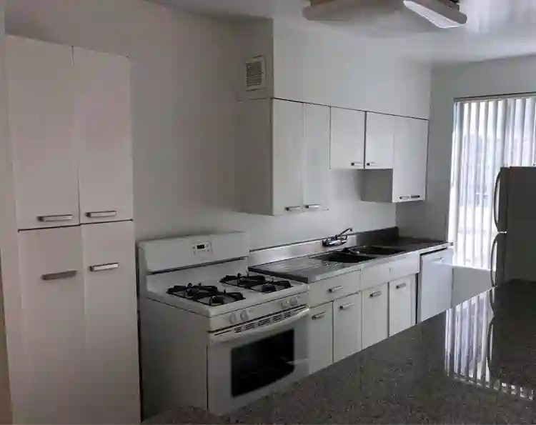 Private Room in a b Apartment