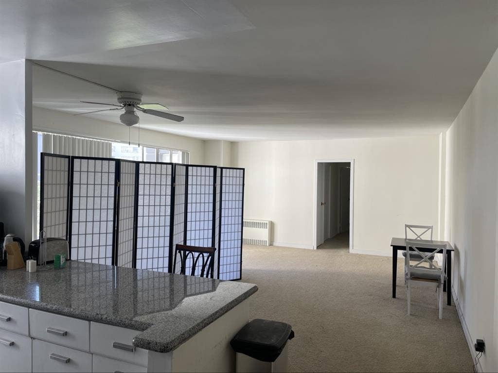 Private Room in a b Apartment