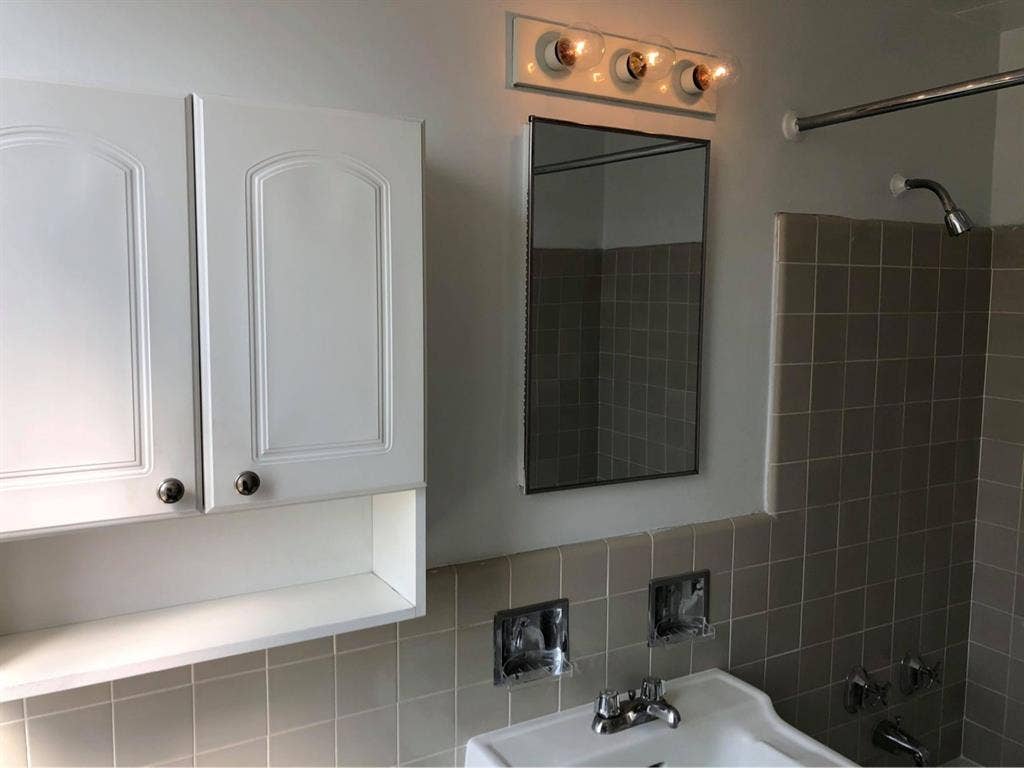 Private Room in a b Apartment