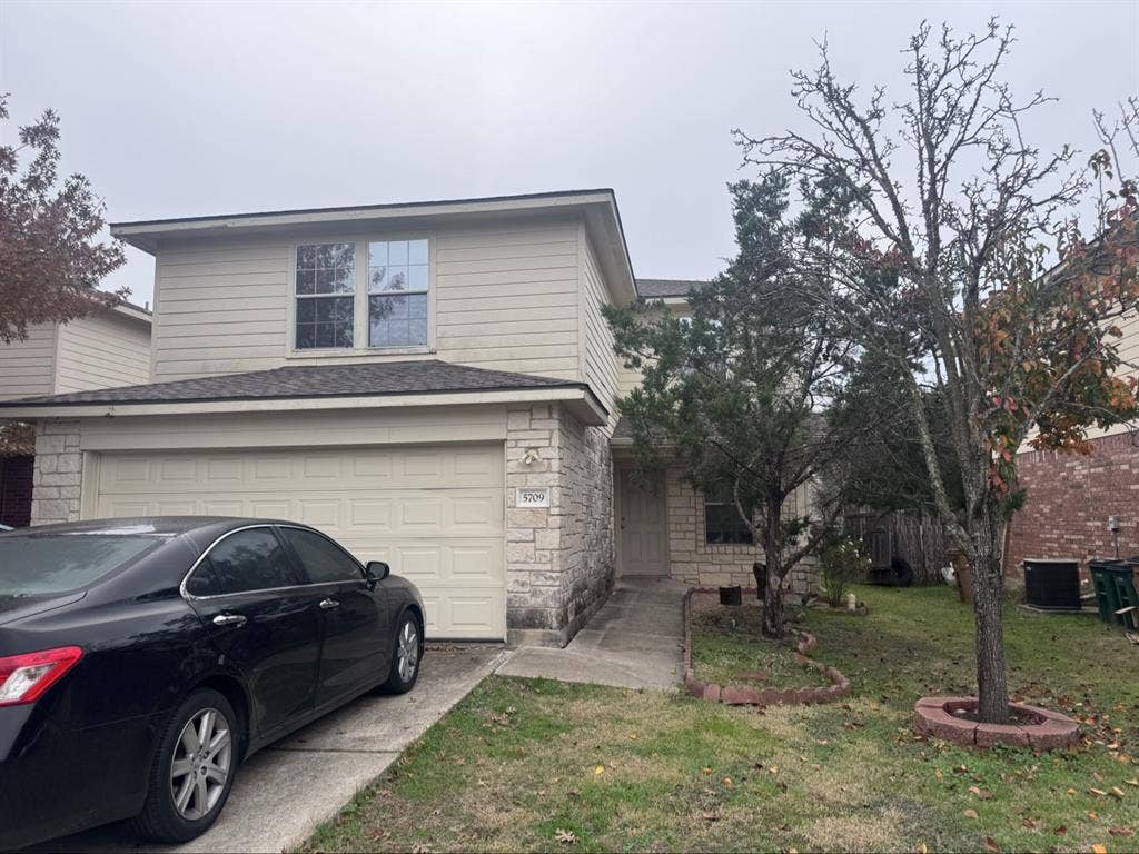 South ATX, room w private bathroom