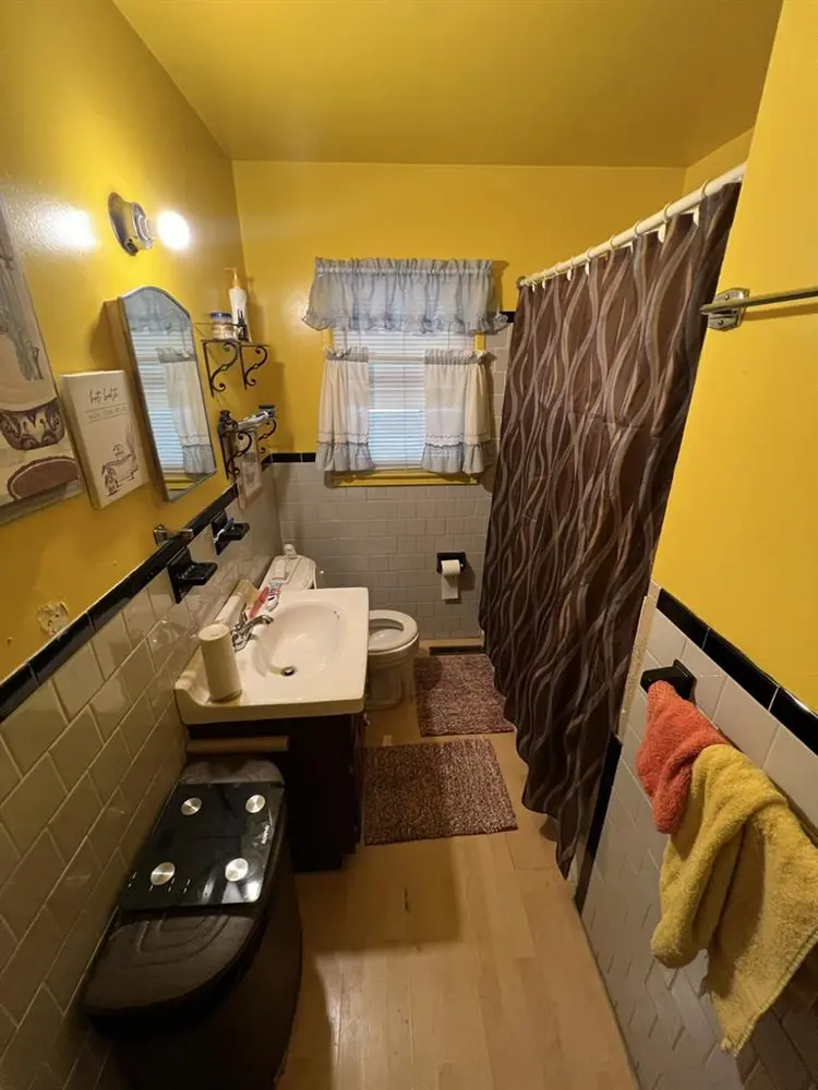 Looking for Roommate/private
room