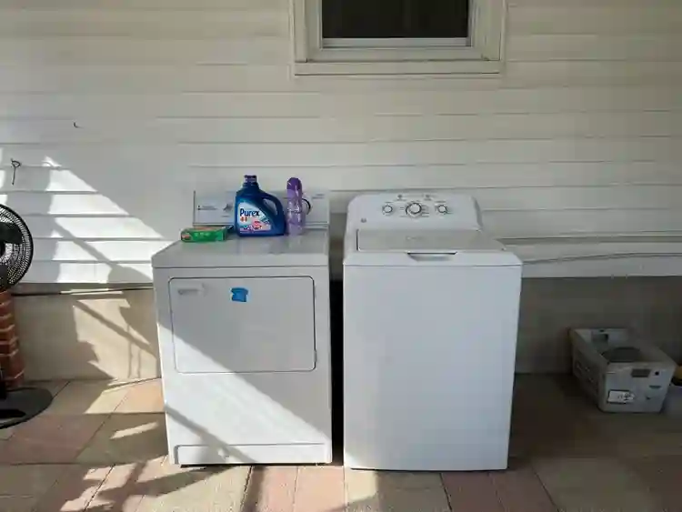 Looking for Roommate/private
room