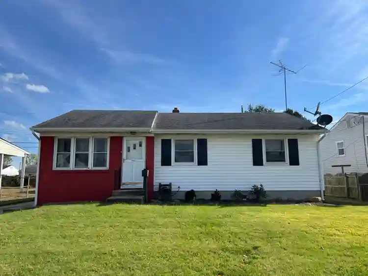 Looking for Roommate/private
room