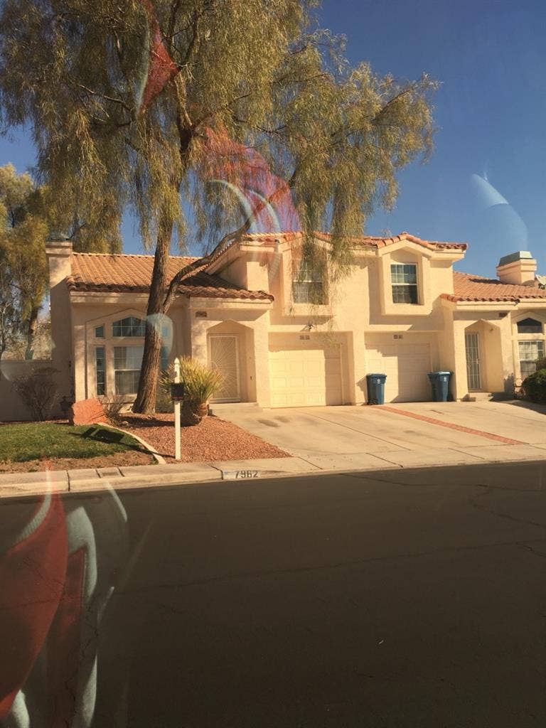 Furnished room and 
private bathroom