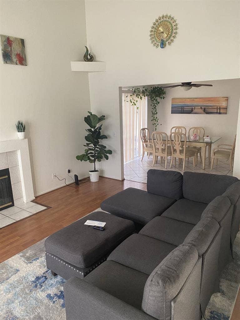 Furnished room and 
private bathroom