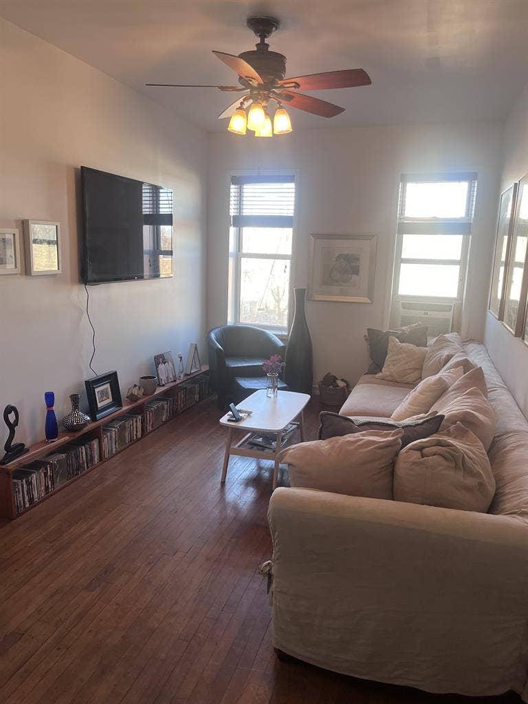 SPACIOUS ROOM IN BAY RIDGE BROOKLYN