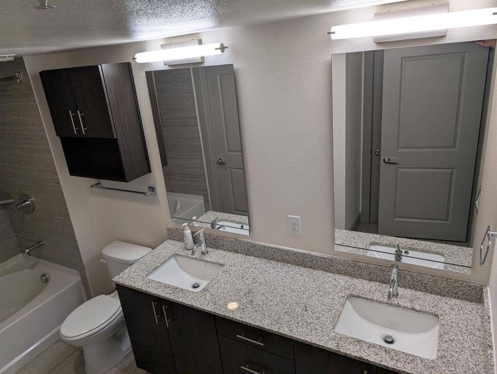 Room for Rent in BA Apartment