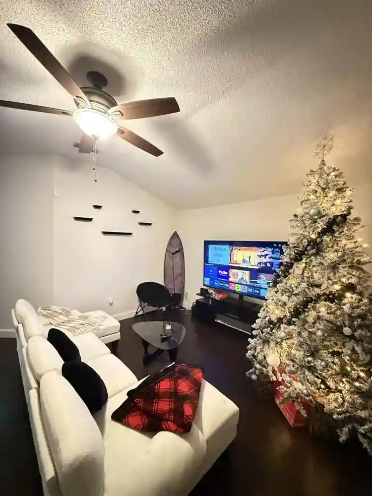 ROOM FOR RENT Bedroom Bathr