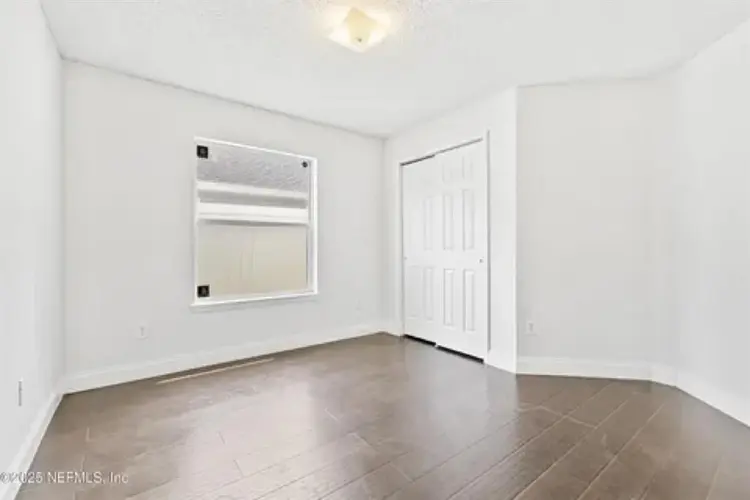 ROOM FOR RENT Bedroom Bathr