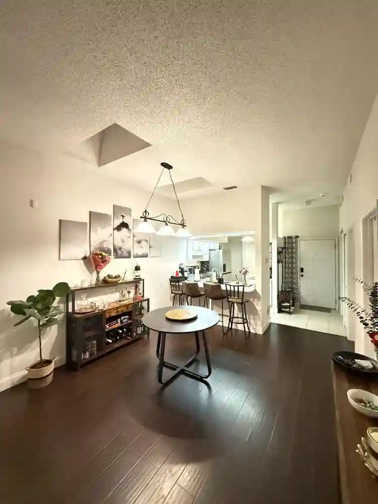 ROOM FOR RENT Bedroom Bathr